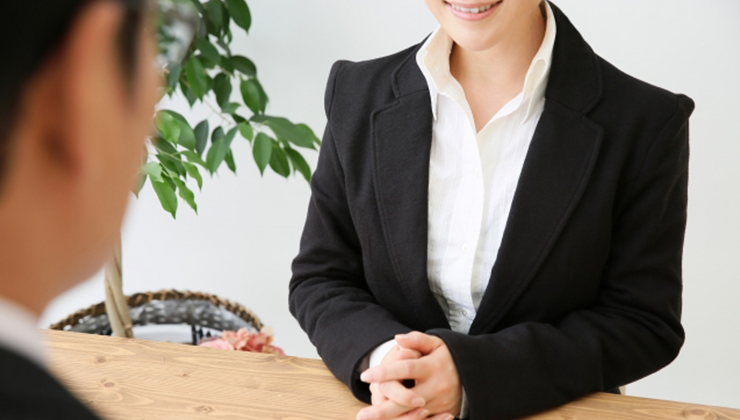 3.姿勢を正して、相手を見てハキハキと